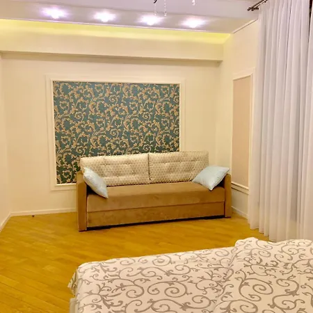 Two-Bedroom On Lesi Ukrainky Lviv Exterior photo