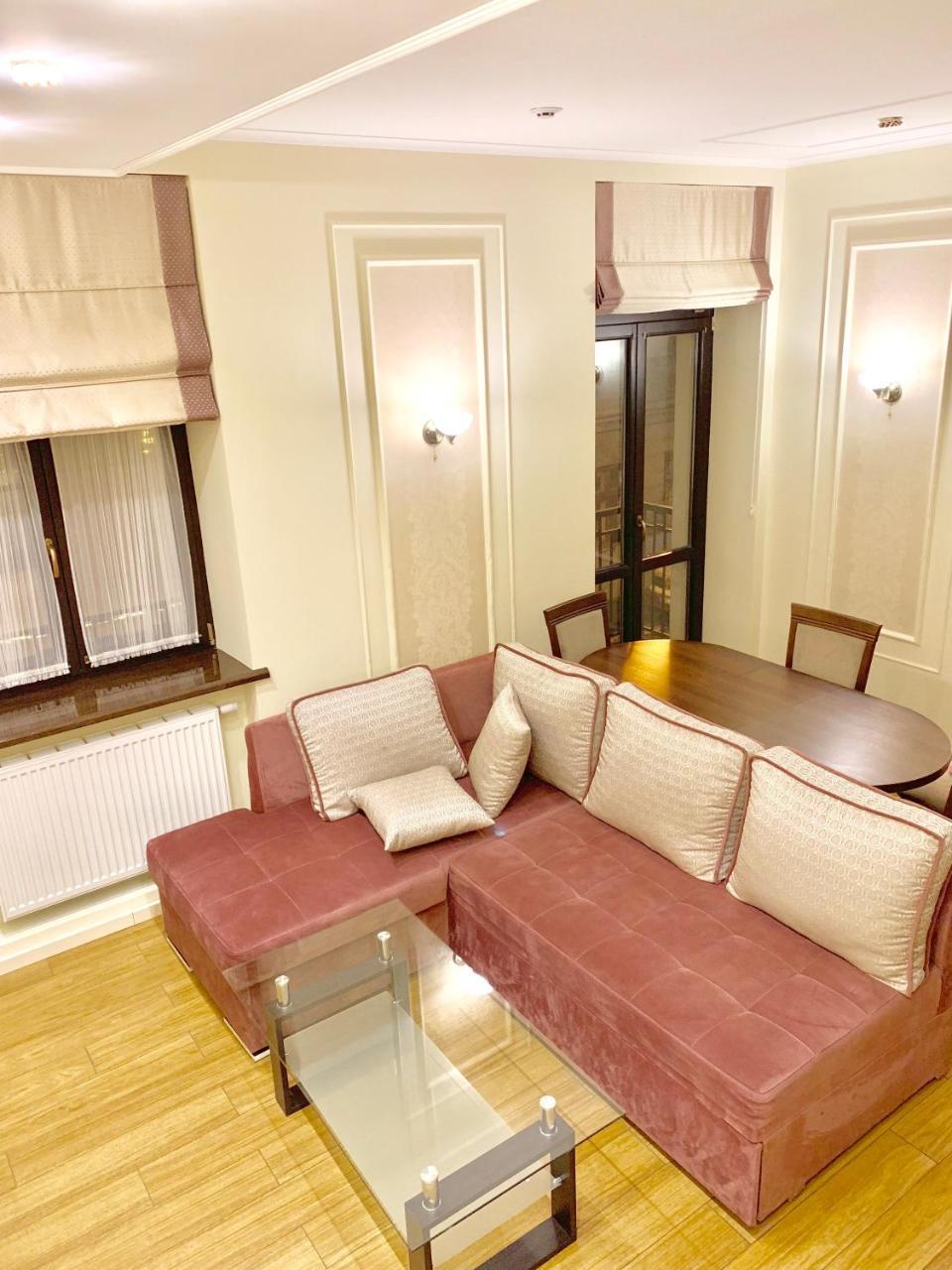 Two-bedroom On Lesi Ukrainky *